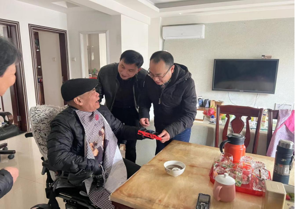 情系職工 溫暖慰問--市三都澳水電公司走訪慰問退休困難員工